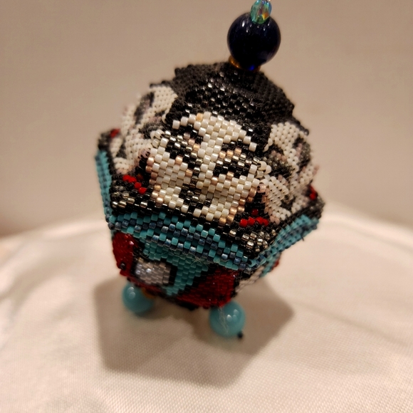 Beaded hexagon - Picture 1 of 2